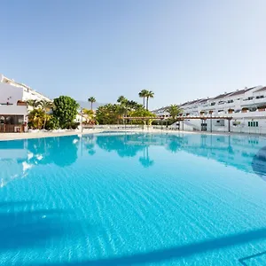 home2book-cozy-apartment-costa-del-silencio-pool.adeje-hotels.com/