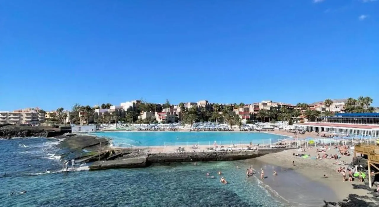 Papagayo Beach Apartments Arona