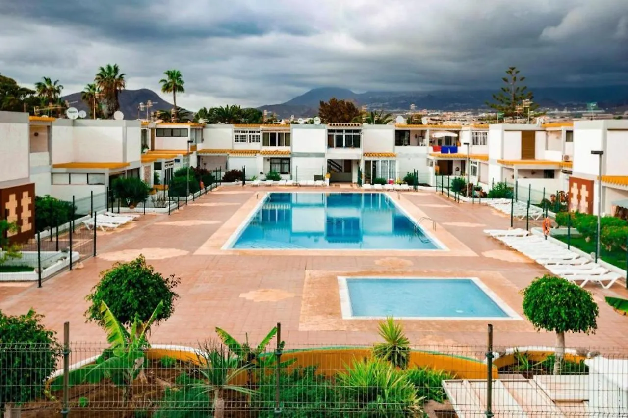 Papagayo Beach Apartments Arona
